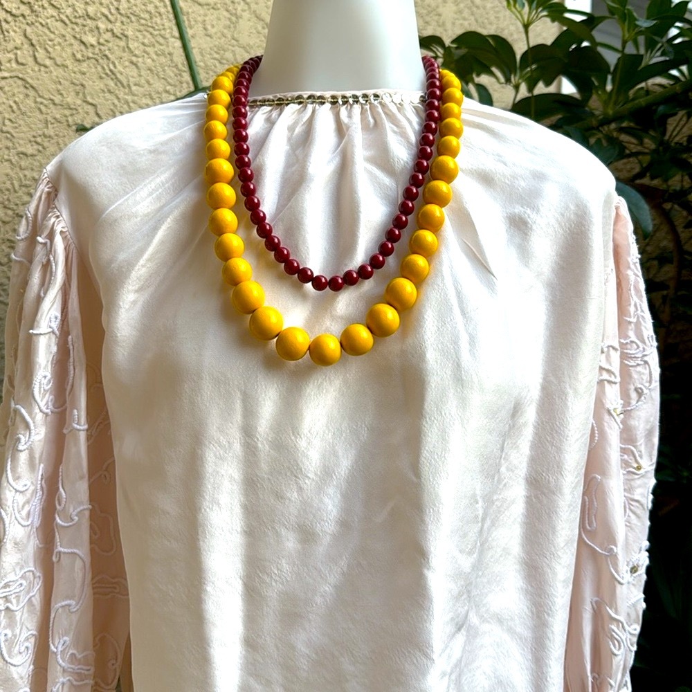 Vintage Burgundy Wooden Handmade Necklace - Picture 6 of 9